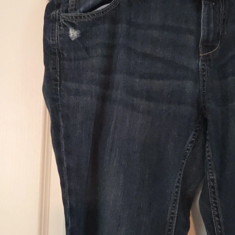 Old Navy Women's Distressed Navy Jeans Size 18R